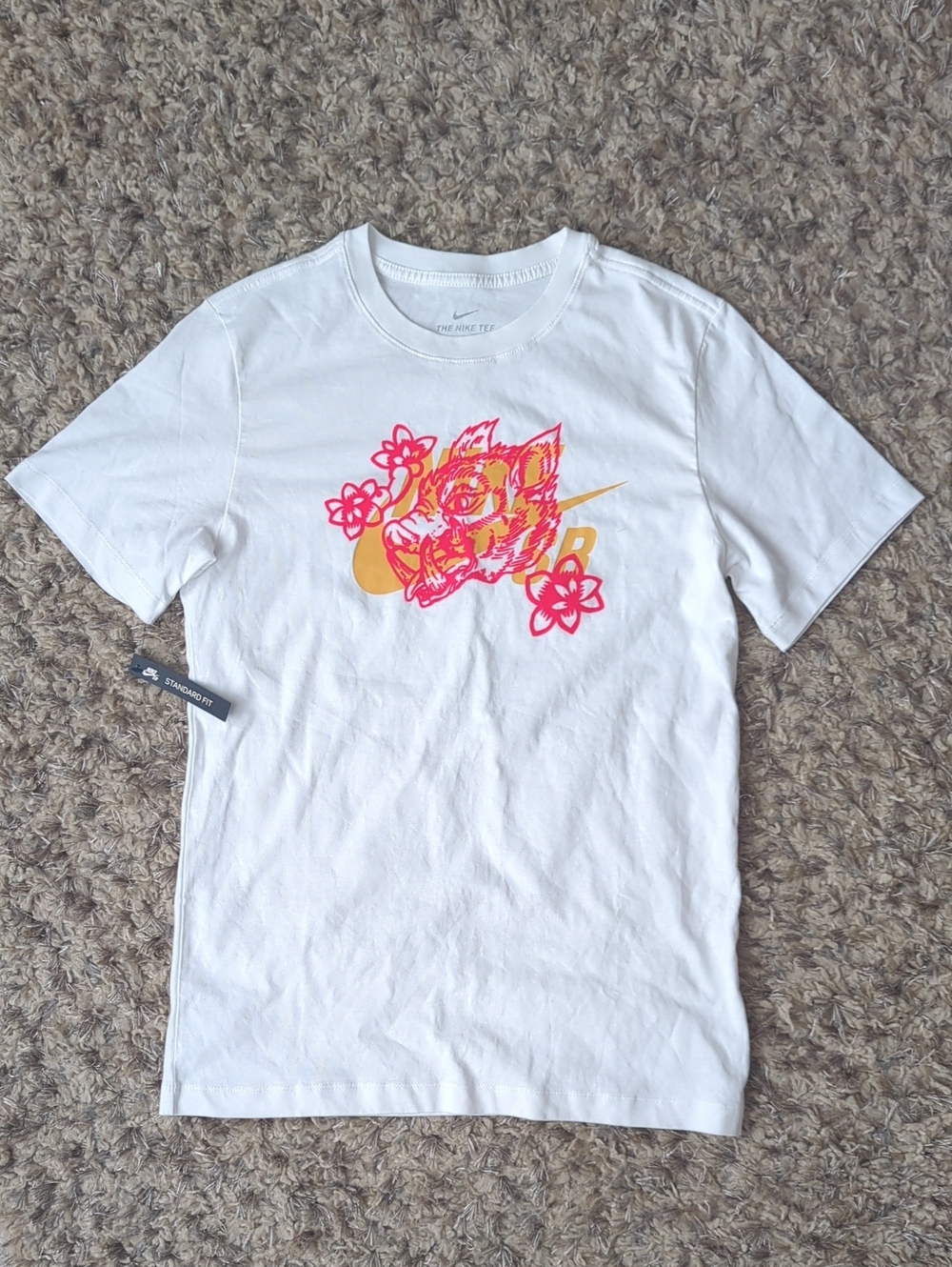 Nike SB Men's Graphic Tee with Red & Gold Logo